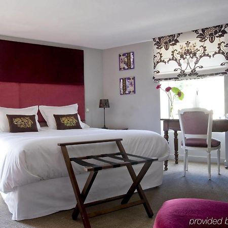 Hotel Spa Frederic Carrion Et Sa Table Gastronomique Vire  Room photo