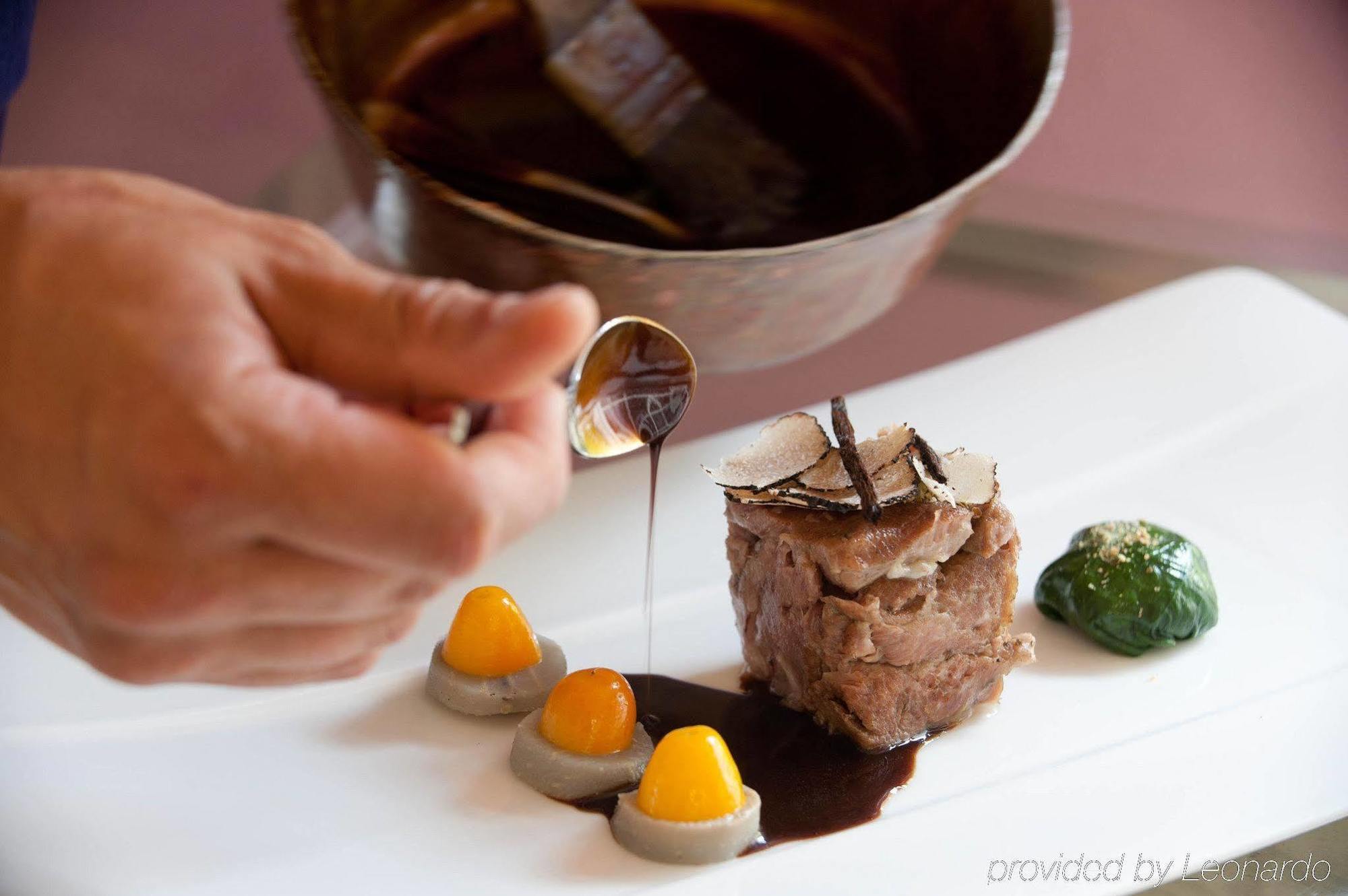 Hotel Spa Frederic Carrion Et Sa Table Gastronomique Vire  Exterior photo