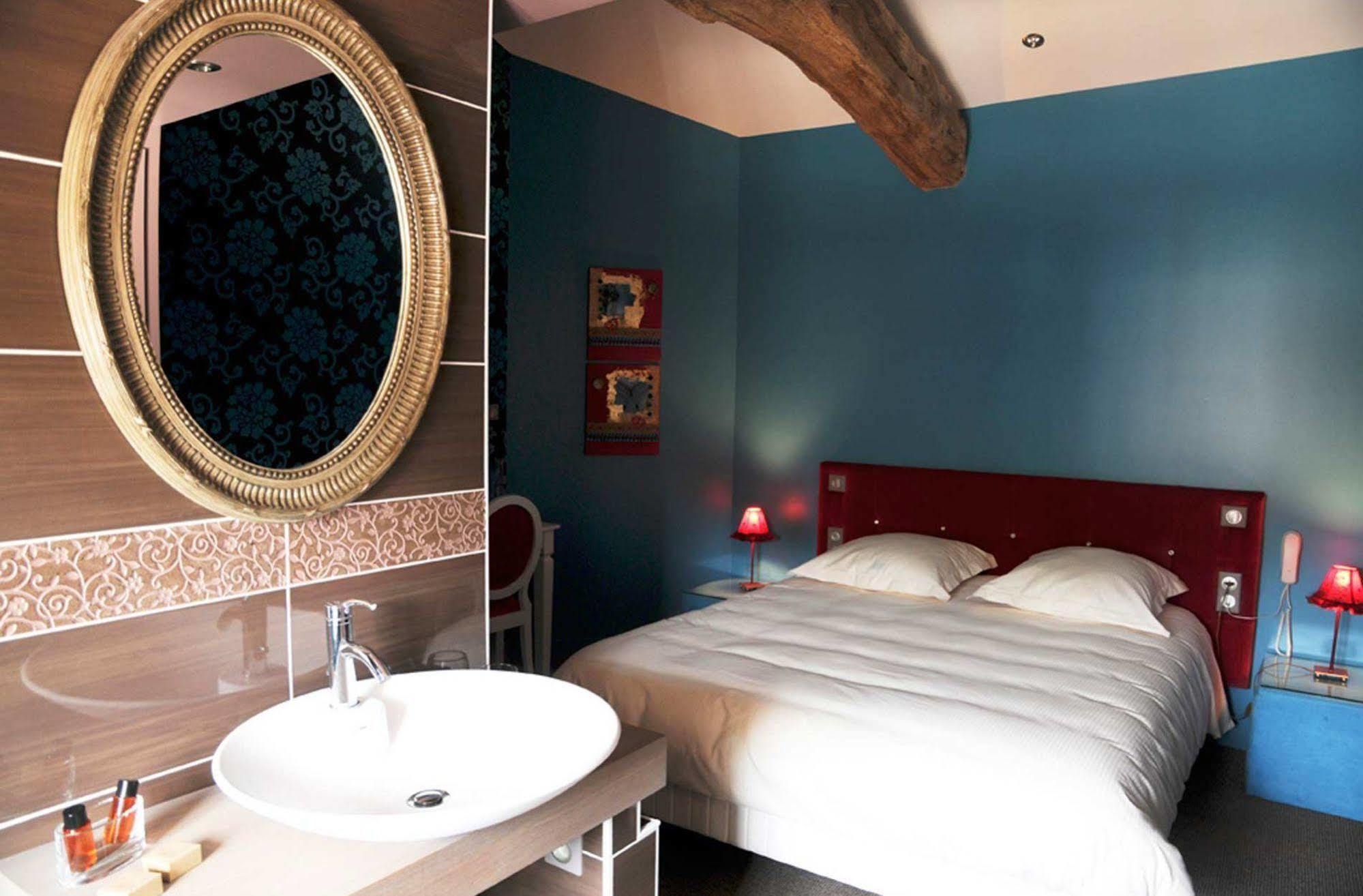 Hotel Spa Frederic Carrion Et Sa Table Gastronomique Vire  Exterior photo