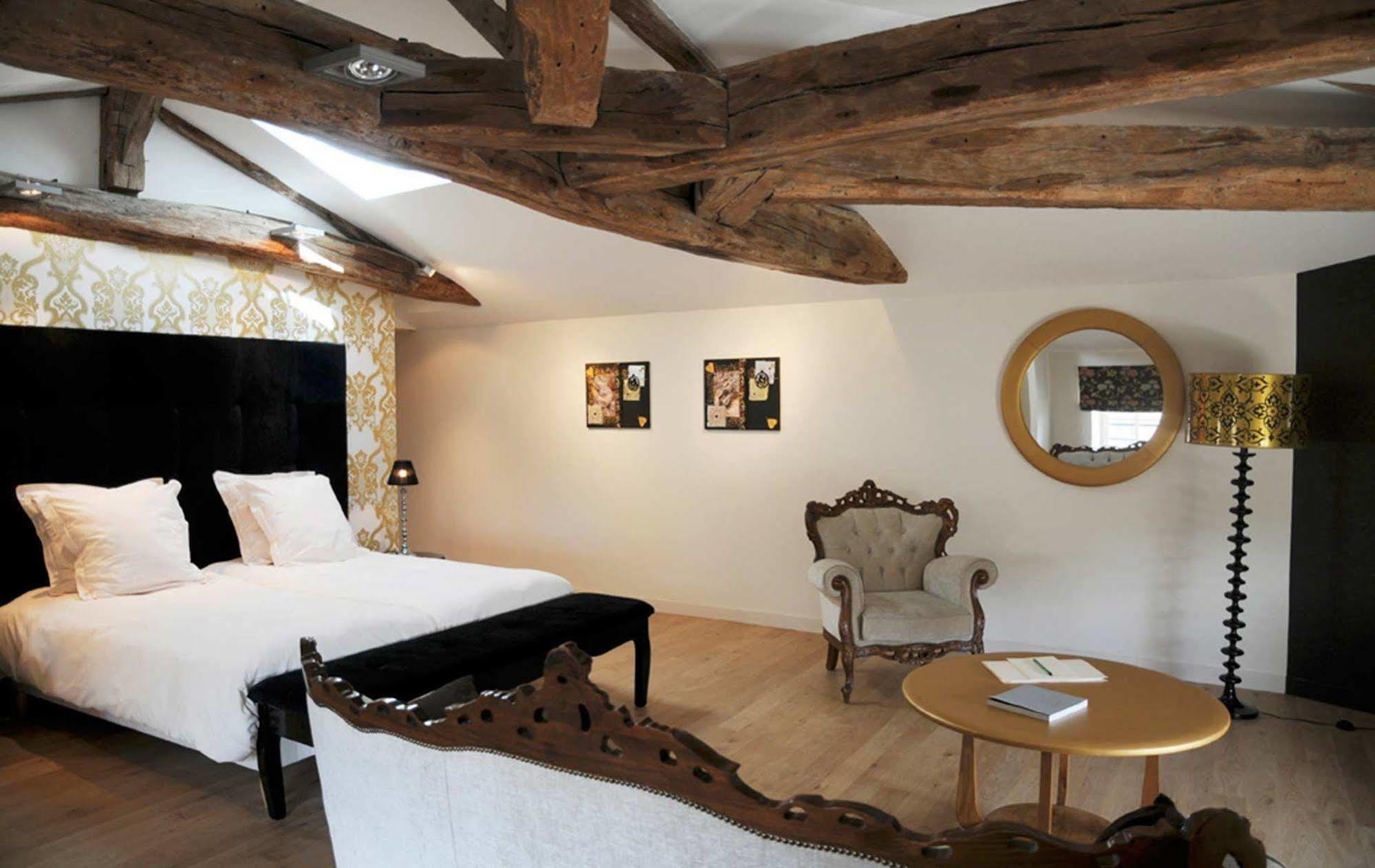 Hotel Spa Frederic Carrion Et Sa Table Gastronomique Vire  Exterior photo